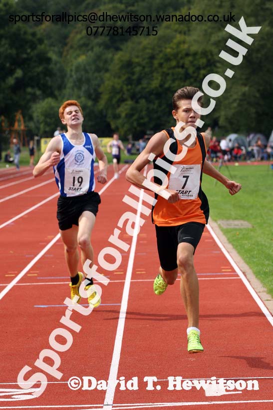 Mens 1500 metres at the Northern Inter-Counties under-17s and 15s at Witton Park, Blackburn. Photo: David T. Hewitson/Sports for All Pics